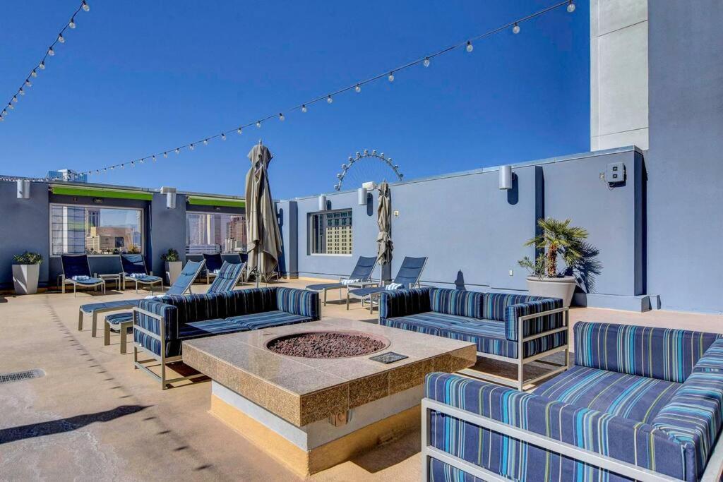 Ultimate Las Vegas Getaway One Bedroom Suite With Balcony, Kitchen, Gym, Pool & Free Parking Exterior photo
