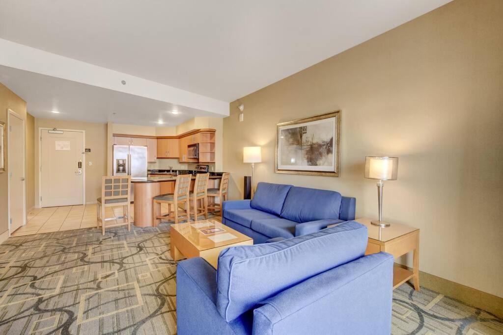 Ultimate Las Vegas Getaway One Bedroom Suite With Balcony, Kitchen, Gym, Pool & Free Parking Exterior photo