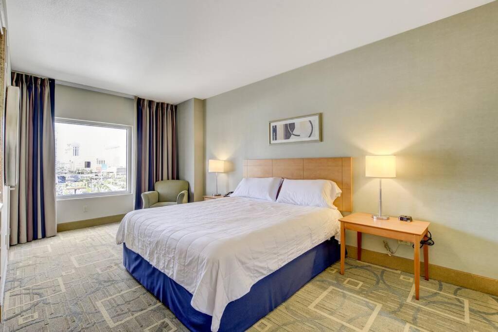 Ultimate Las Vegas Getaway One Bedroom Suite With Balcony, Kitchen, Gym, Pool & Free Parking Exterior photo